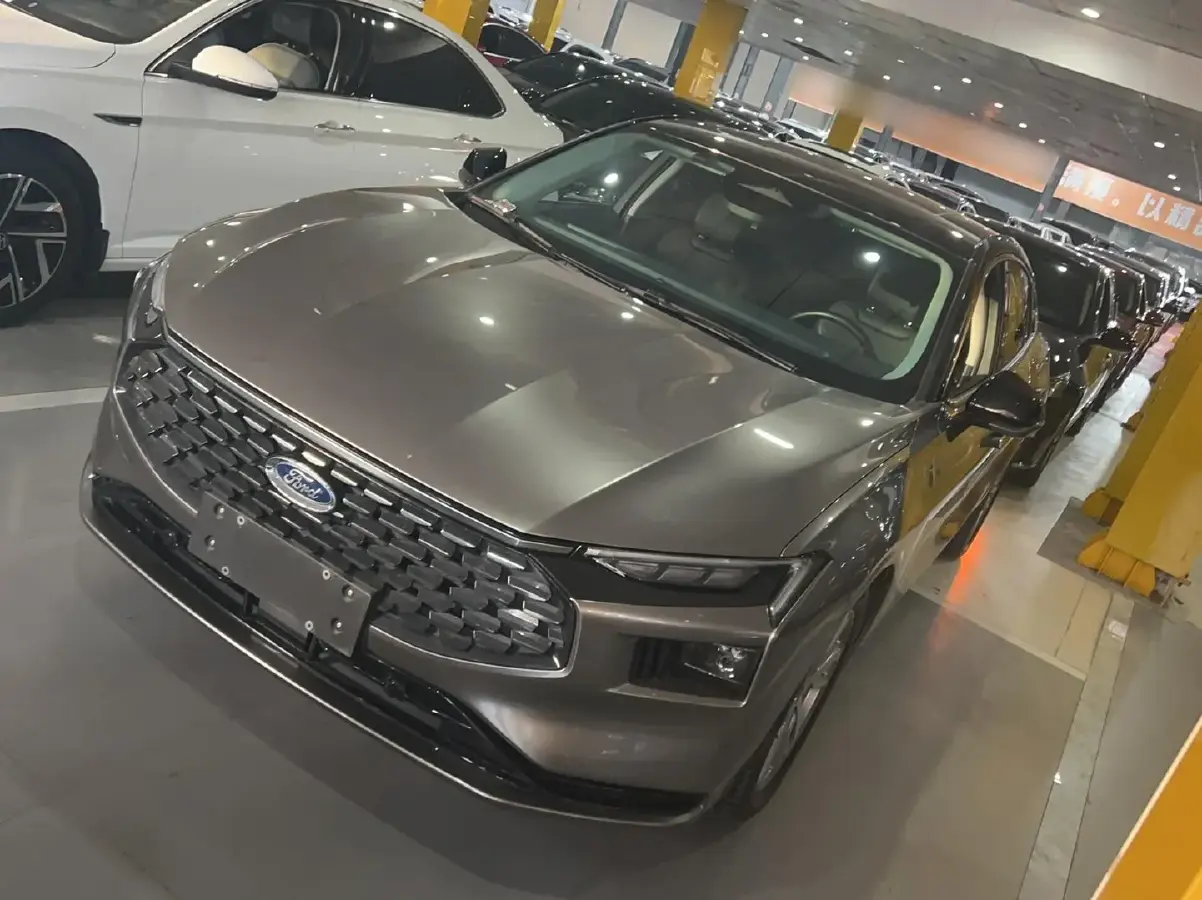 2022 Ford Mondeo 2.0T 238HP L4 8AT