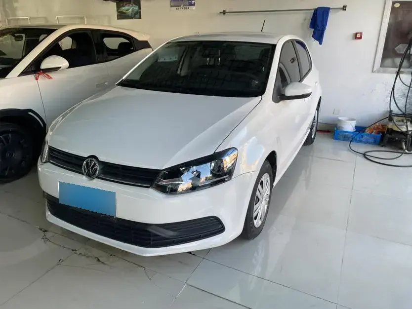 2016 Volkswagen Polo 1.4L 90HP L4 5MT