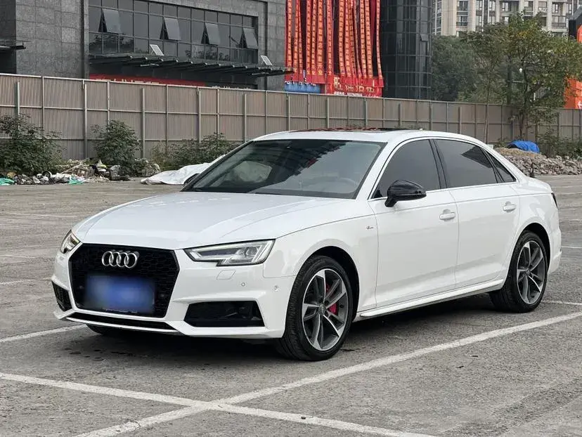 2018 Audi A4L 2.0T 252HP L4 7DCT
