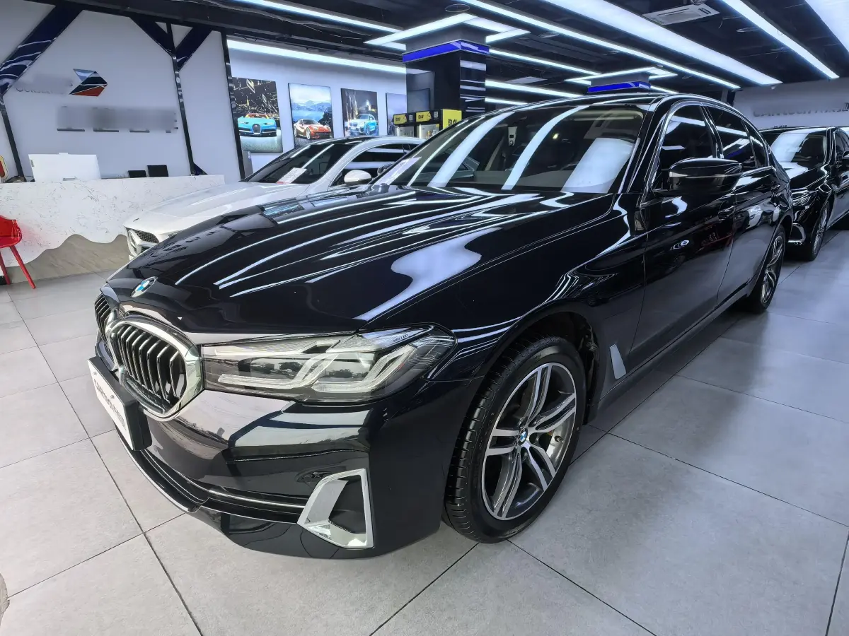 2021 BMW 5 Series 2.0T 184HP L4 8AT