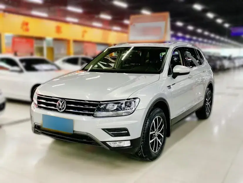 2017 Volkswagen Tiguan L 1.8T 180HP L4 7DCT