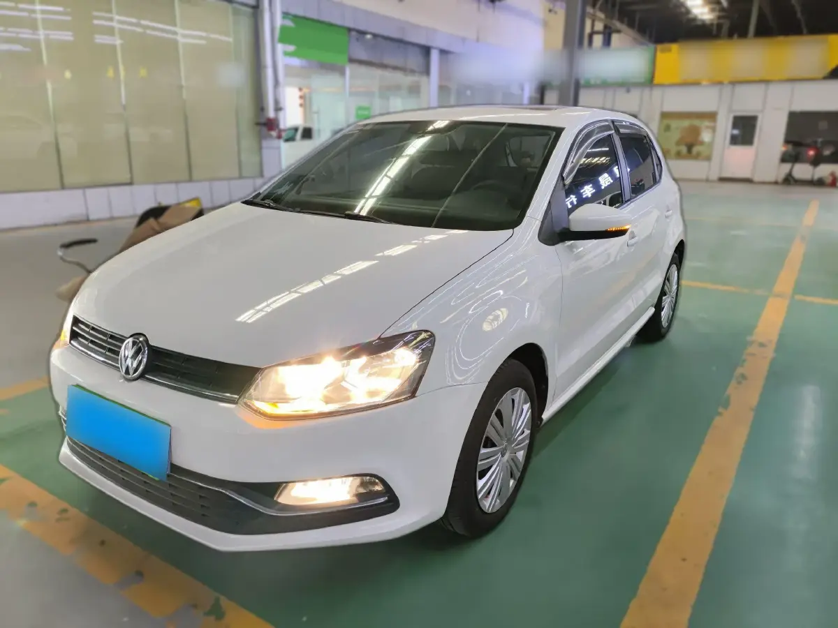 2016 Volkswagen Polo 1.6L 110HP L4 6AT