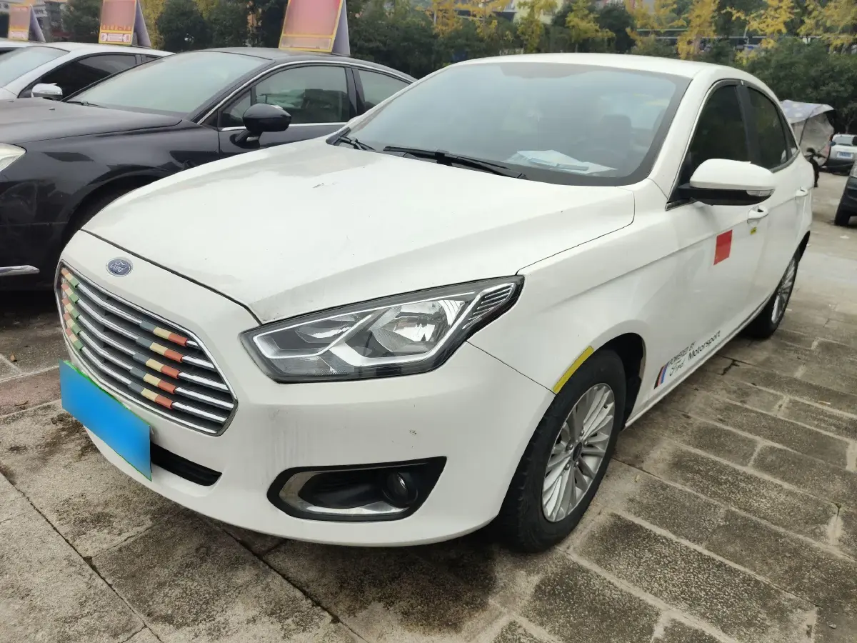 2017 Ford Escort 1.5L 113HP L4 6AT