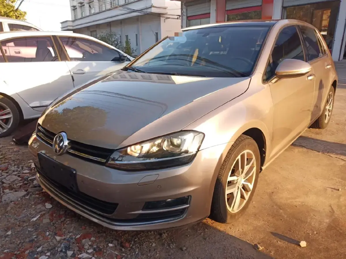 2014 Volkswagen Golf 1.4T 150HP L4 7DCT