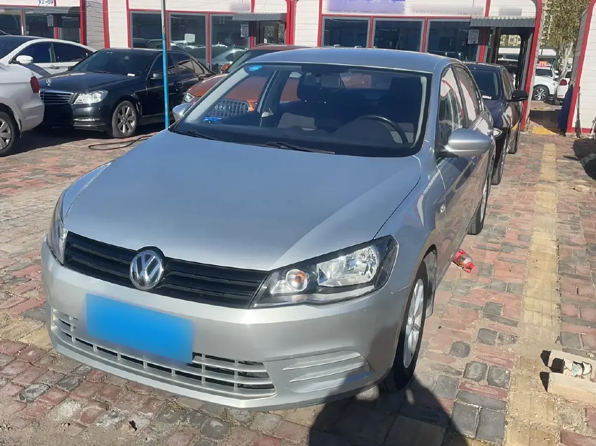 2013 Volkswagen Jetta 1.4L 90HP L4 5MT