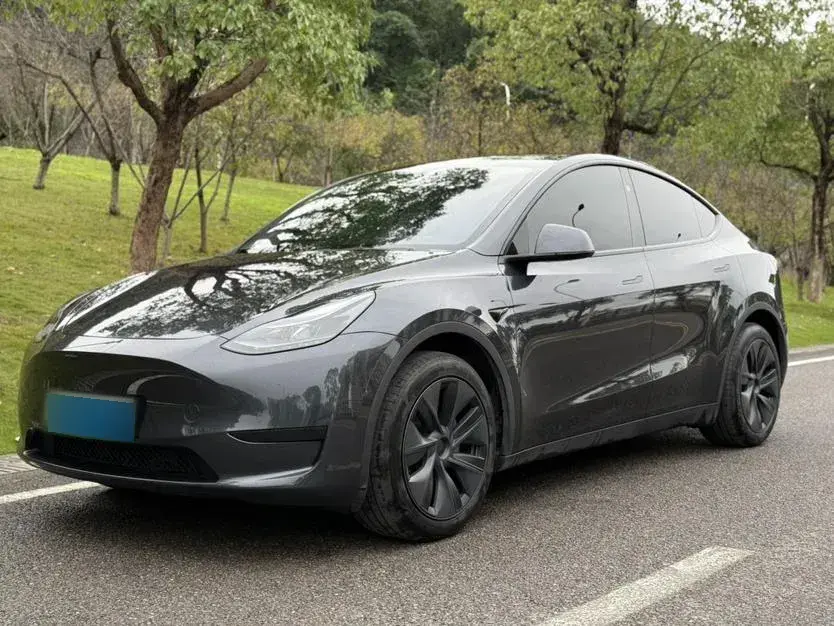 2024 Tesla Model Y BEV 60KWH