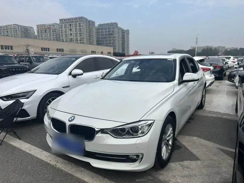 2014 BMW 3 Series 2.0T 184HP L4 8AT