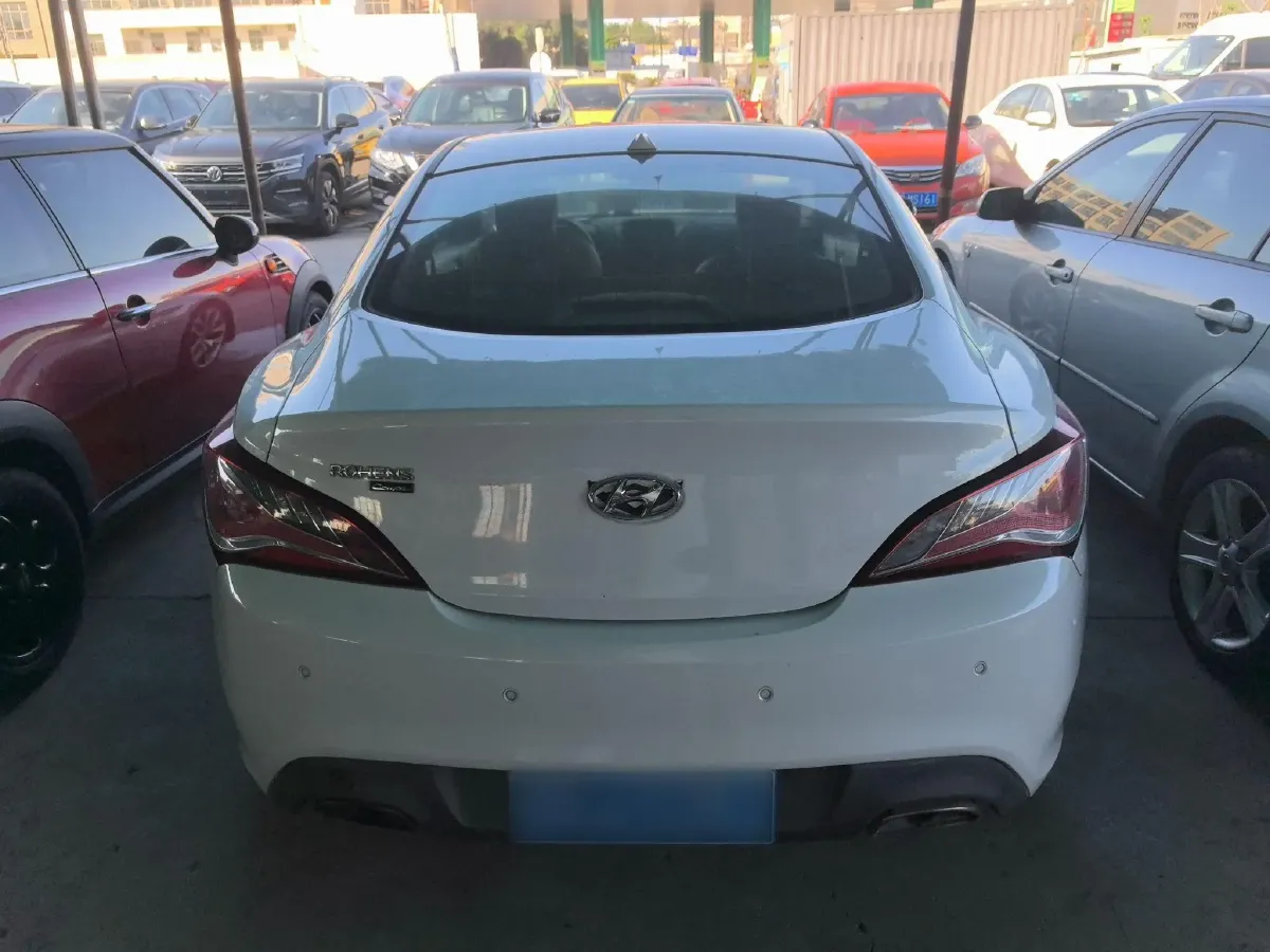 2012 Hyundai Rohens-Coupe 2.0T 260HP L4 8AT,autocango,china used car exporter,china ev exporter,chinese used car exporter,chinese used ev exporter