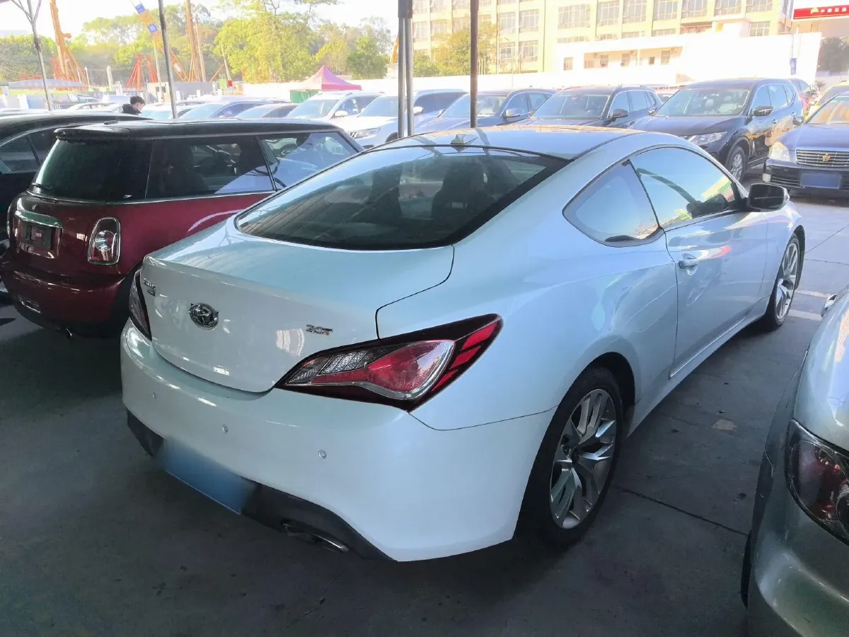 2012 Hyundai Rohens-Coupe 2.0T 260HP L4 8AT,autocango,china used car exporter,china ev exporter,chinese used car exporter,chinese used ev exporter