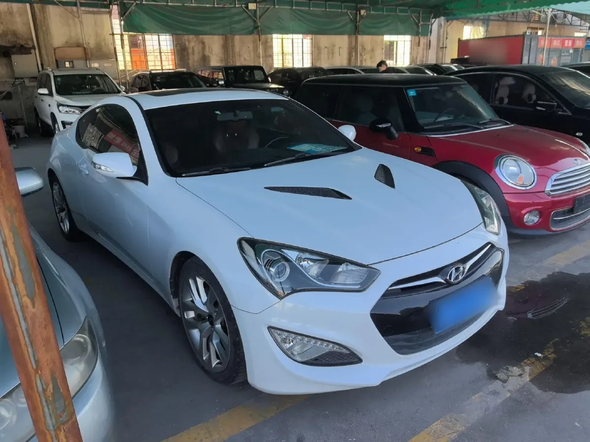 2012 Hyundai Rohens-Coupe 2.0T 260HP L4 8AT,autocango,china used car exporter,china ev exporter,chinese used car exporter,chinese used ev exporter