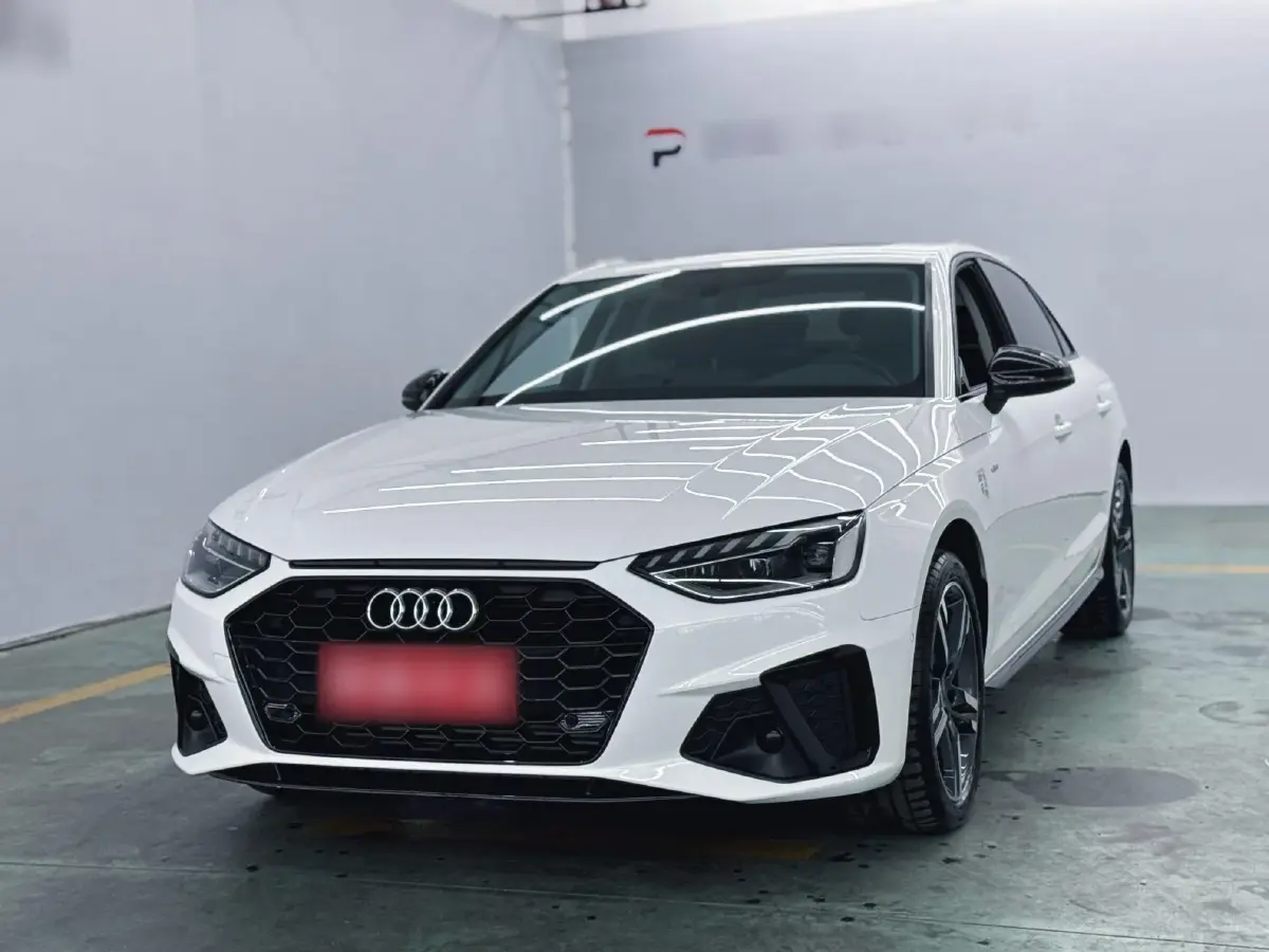 2022 Audi A4L 2.0T 190HP L4 7DCT