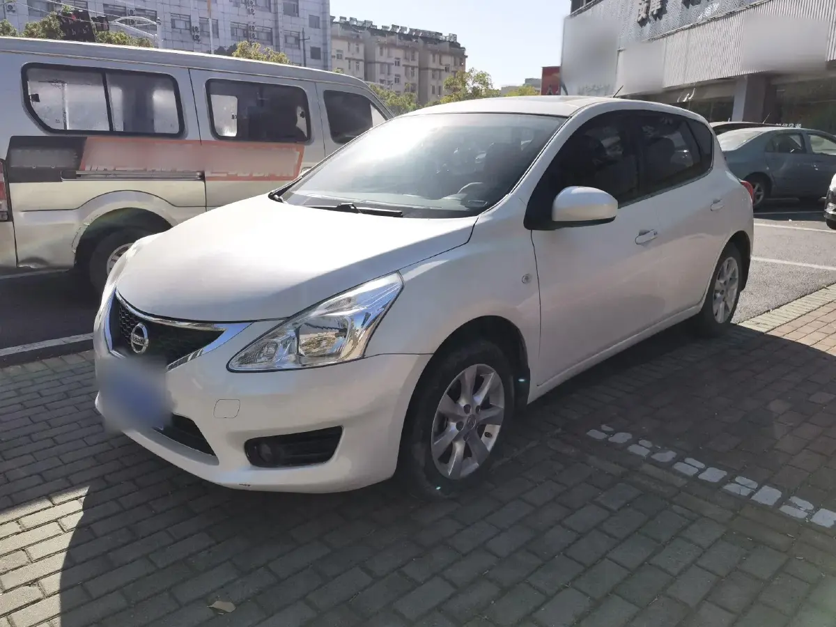 2014 Nissan Tiida 1.6L 126HP L4 CVT