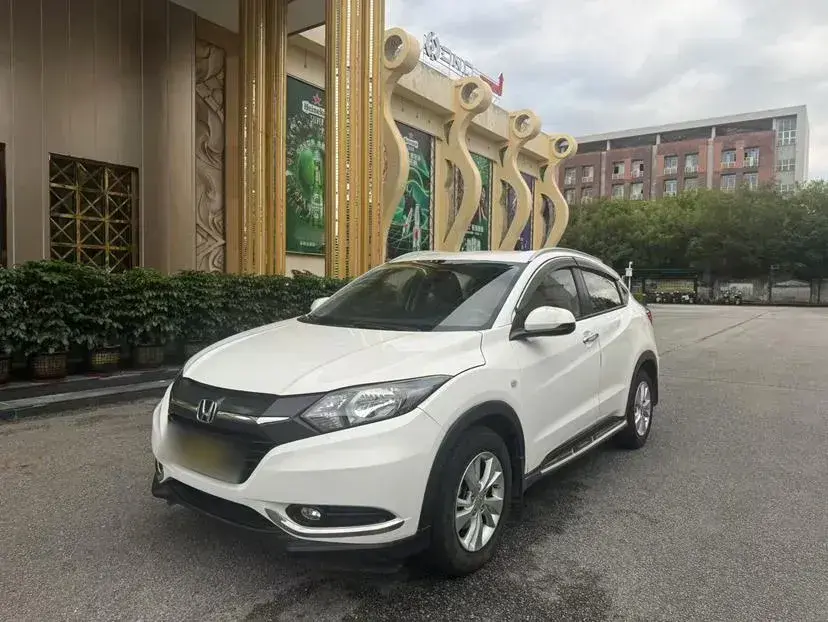 2015 Honda Vezel 1.8L 136HP L4 CVT