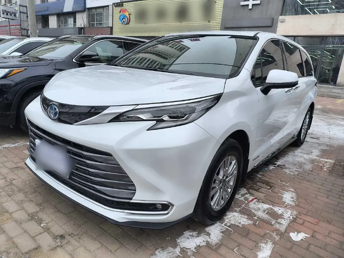 2021 Toyota Sienna 2.5L 192HP L4 E-CVT Hybrid