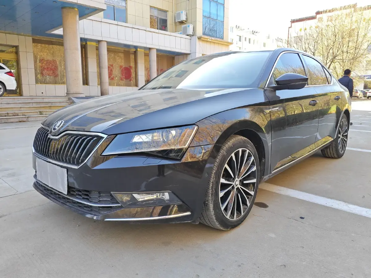 2016 Skoda Superb 1.8T 180HP L4 7DCT