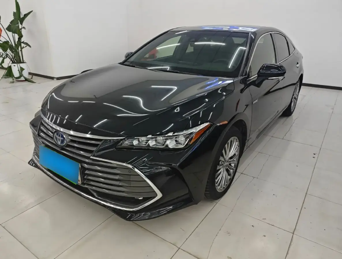 2019 Toyota Avalon 2.5L 178HP L4 E-CVT Hybrid