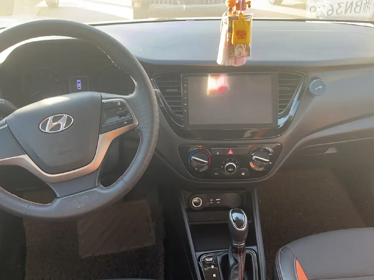 2017 Hyundai Verna RV 1.4L 100HP L4 6AT,autocango,china used car exporter,china ev exporter,chinese used car exporter,chinese used ev exporter