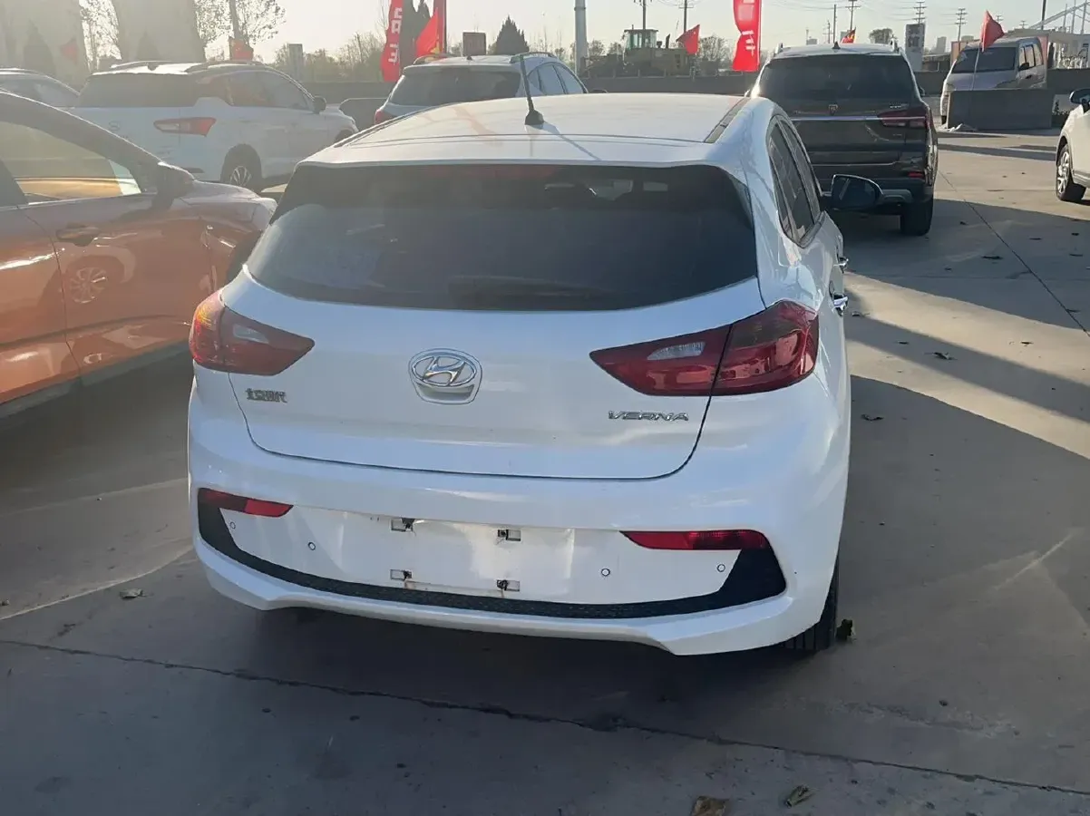 2017 Hyundai Verna RV 1.4L 100HP L4 6AT,autocango,china used car exporter,china ev exporter,chinese used car exporter,chinese used ev exporter