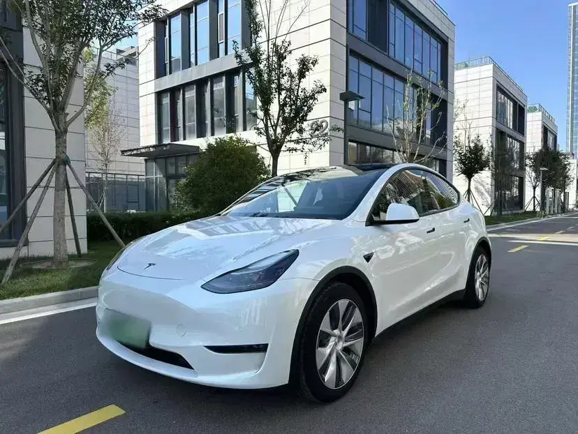 2021 Tesla Model Y BEV 60KWH