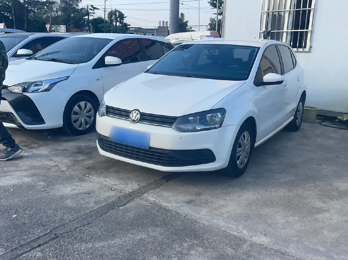 2016 Volkswagen Polo 1.4L 90HP L4 5MT