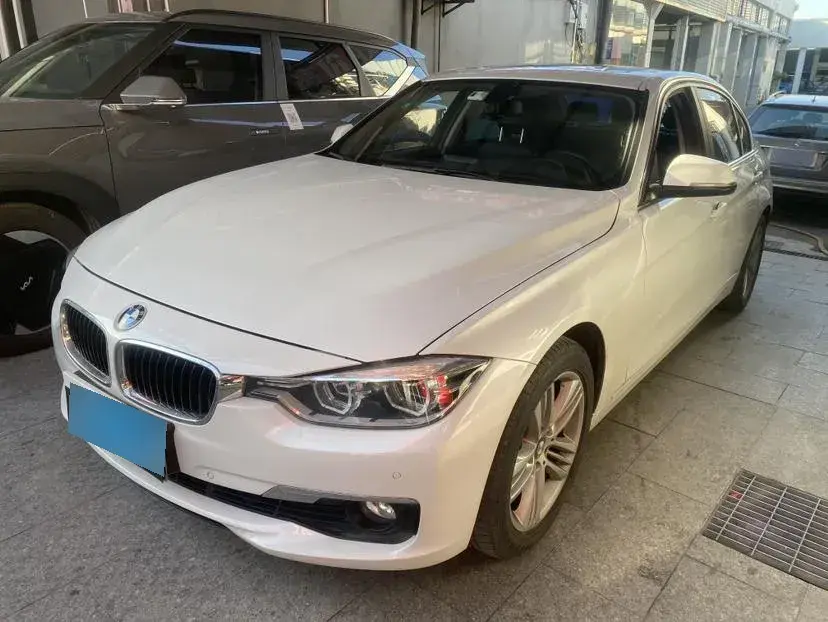 2017 BMW 3 Series 2.0T 184HP L4 8AT