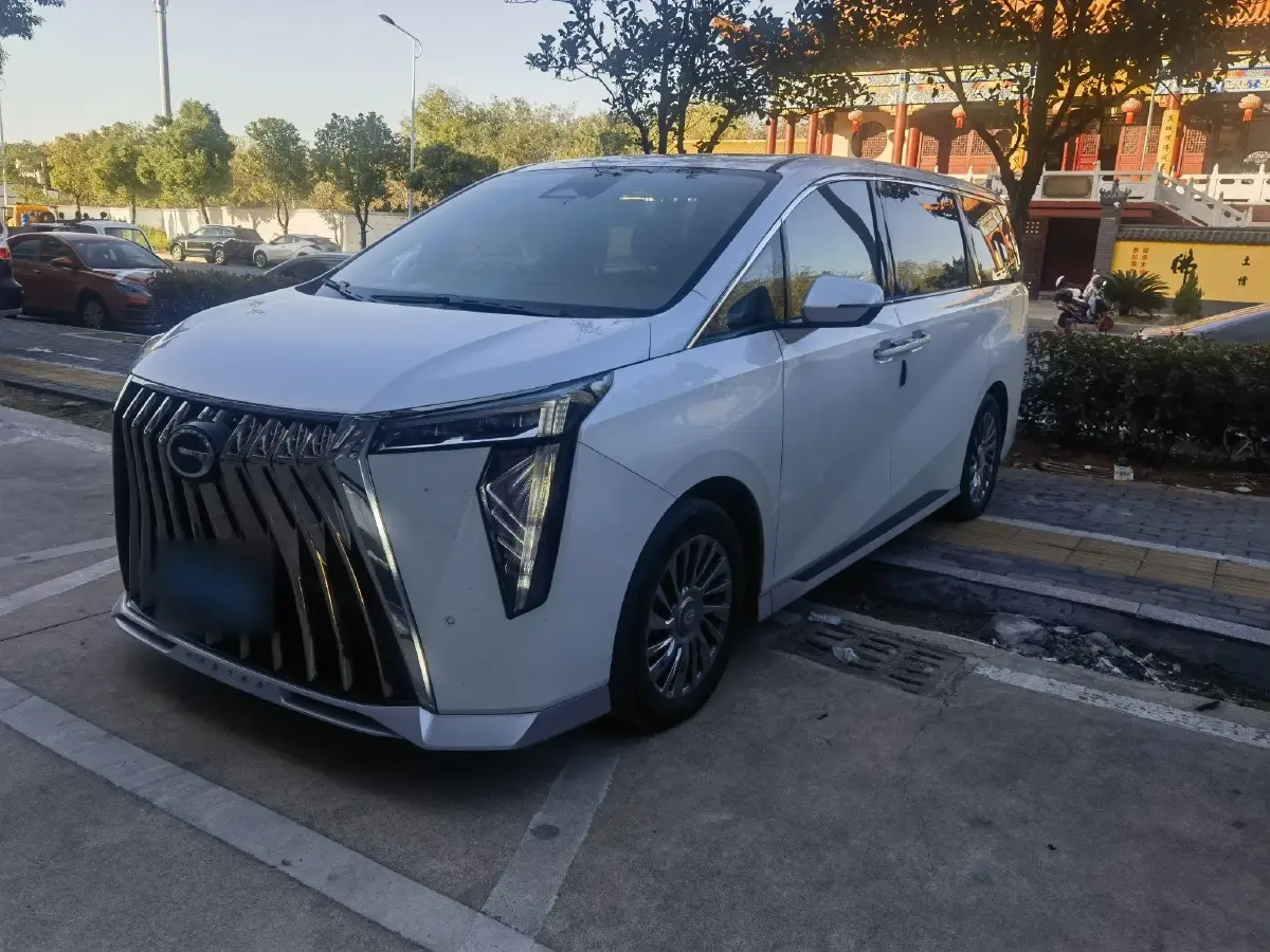 2023 GAC Trumpchi M8 2.0T 190HP L4 E-CVT Hybrid