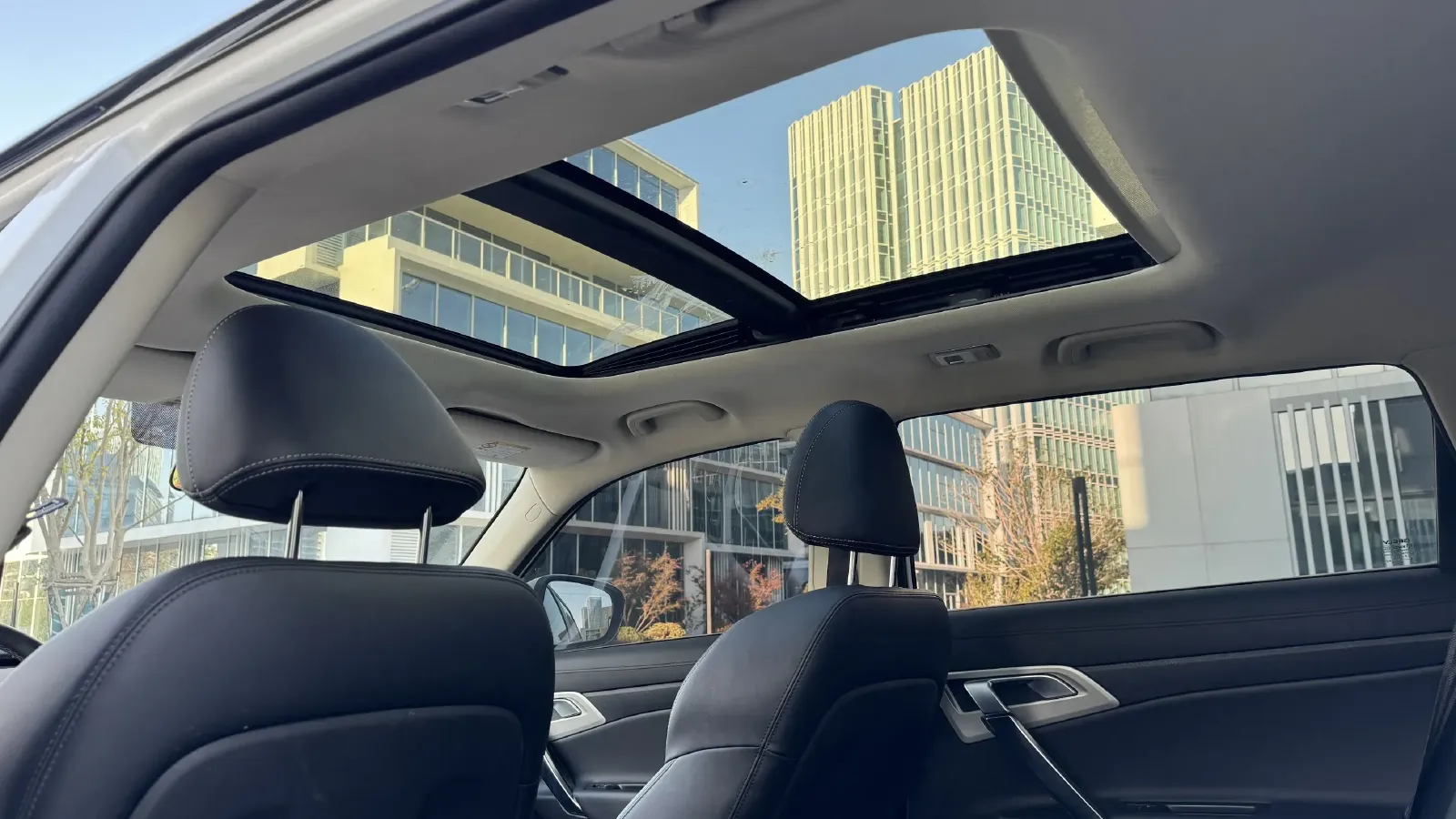 2020 Geely Azkarra 1.8T 184HP L4 7DCT,autocango,china used car exporter,china ev exporter,chinese used car exporter,chinese used ev exporter