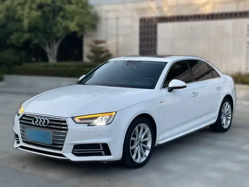 2018 Audi A4L 2.0T 190HP L4 7DCT