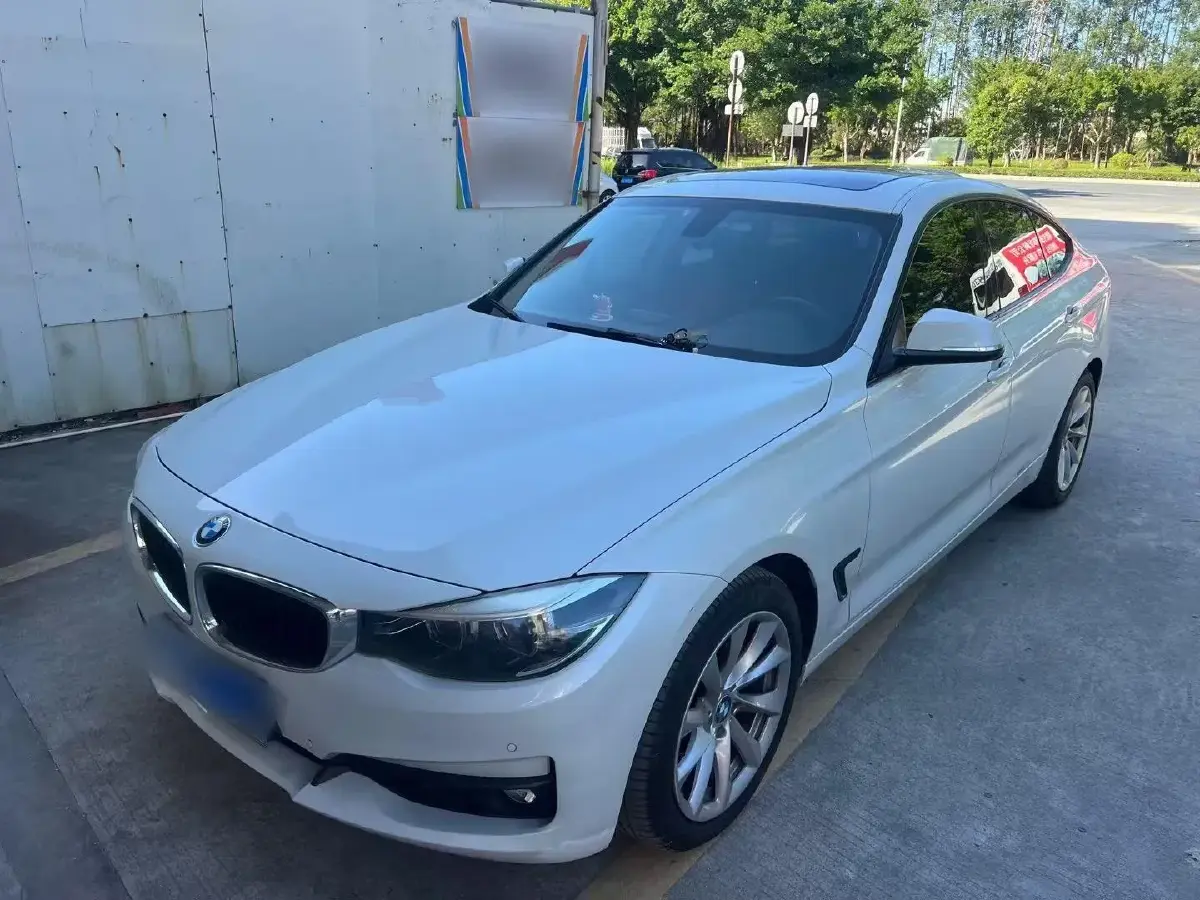 2017 BMW 3 Series GT 2.0T 184HP L4 8AT