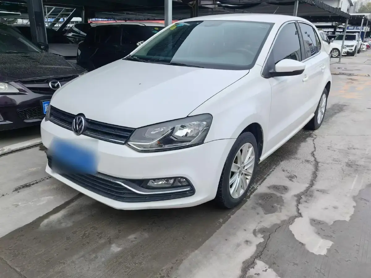 2014 Volkswagen Polo 1.4L 90HP L4 6AT