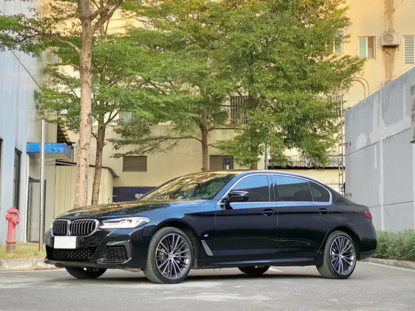 2022 BMW 5 Series 2.0T 252HP L4 8AT