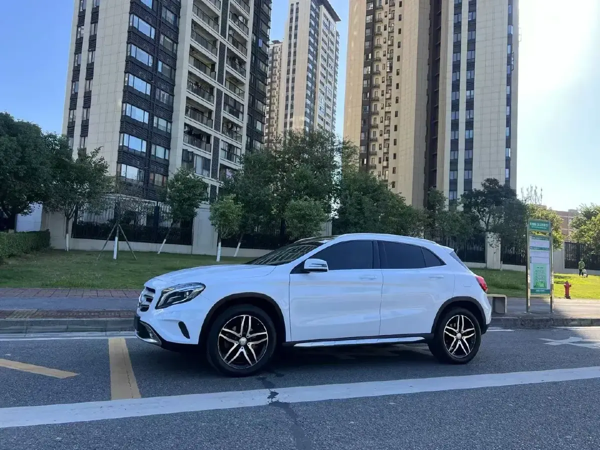 2016 Mercedes-Benz GLA Class 1.6T 156HP L4 7DCT