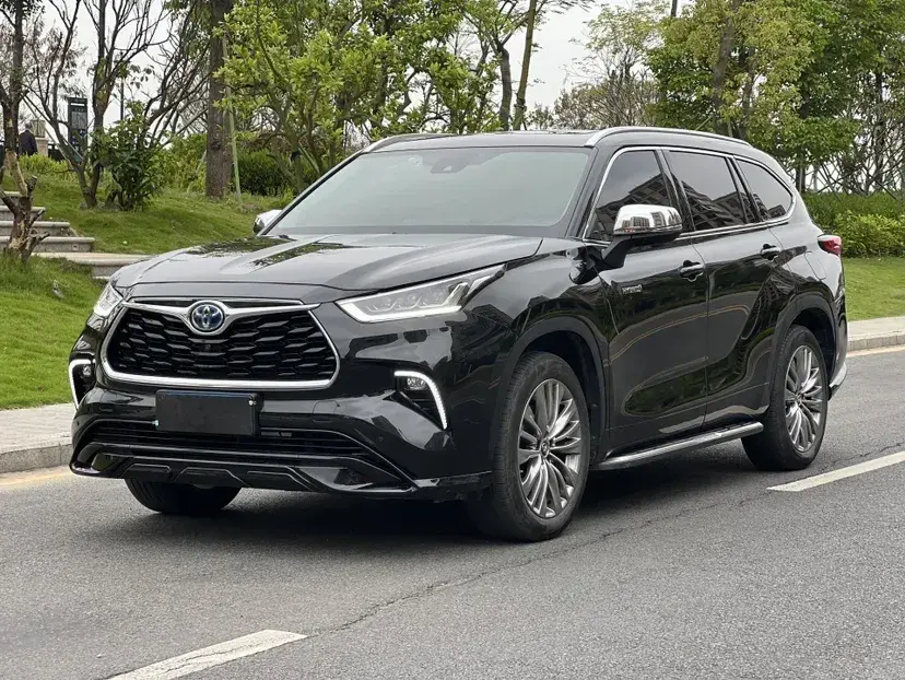 2022 Toyota Highlander 2.5L 192HP L4 E-CVT Hybrid