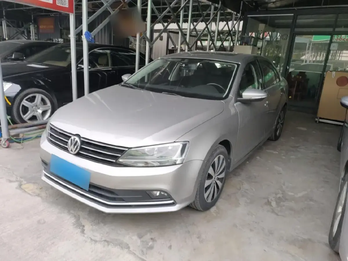 2018 Volkswagen Sagitar 1.4T 150HP L4 7DCT