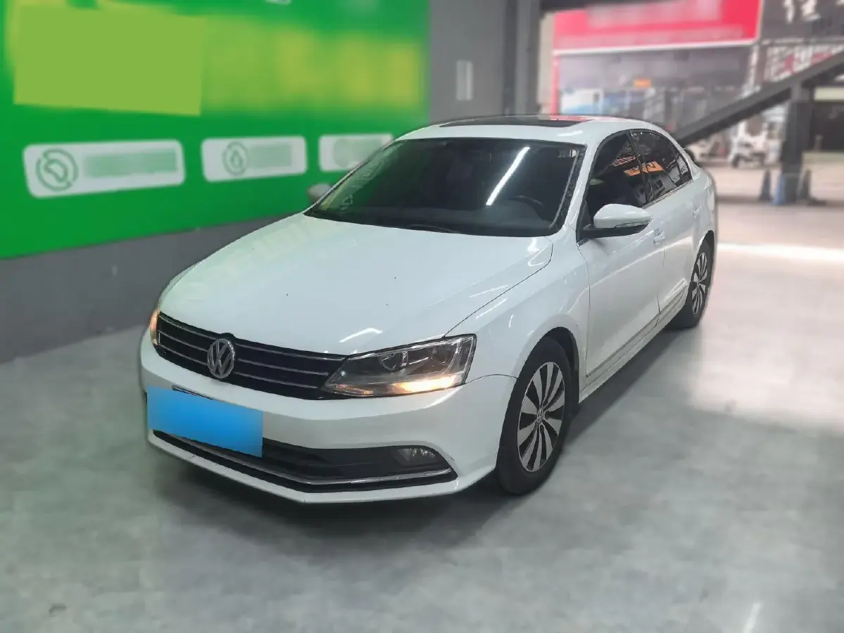 2017 Volkswagen Sagitar 1.2T 110HP L4 7DCT
