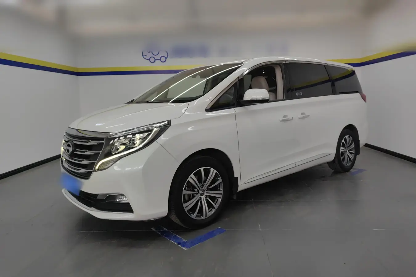 2018 GAC Trumpchi M8 2.0T 201HP L4 6AT