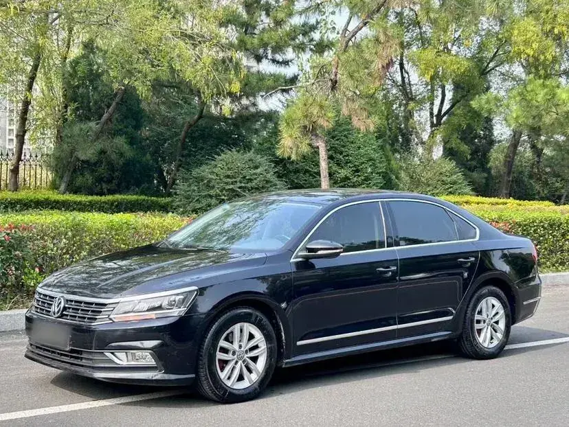2016 Volkswagen Passat 1.4T 150HP L4 7DCT