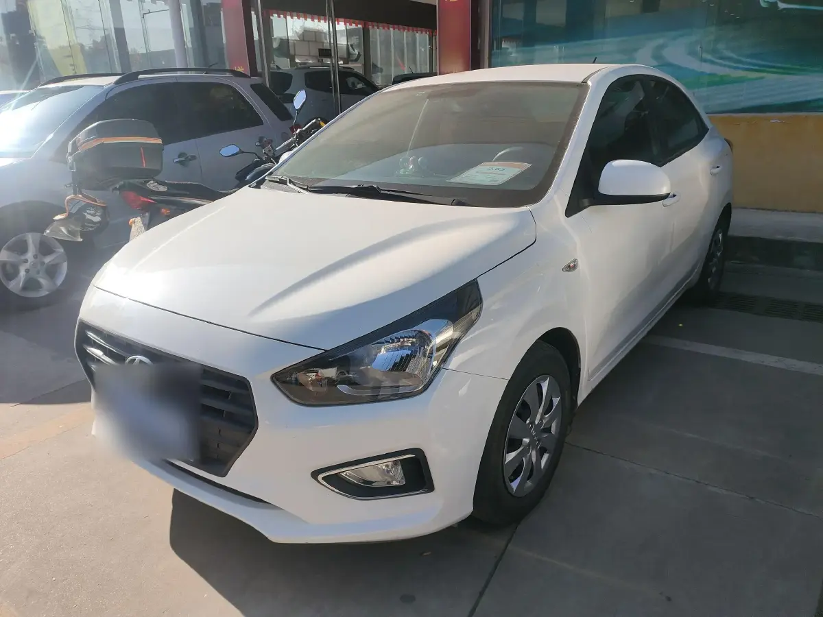 2017 Hyundai Reina 1.4L 95HP L4 5MT