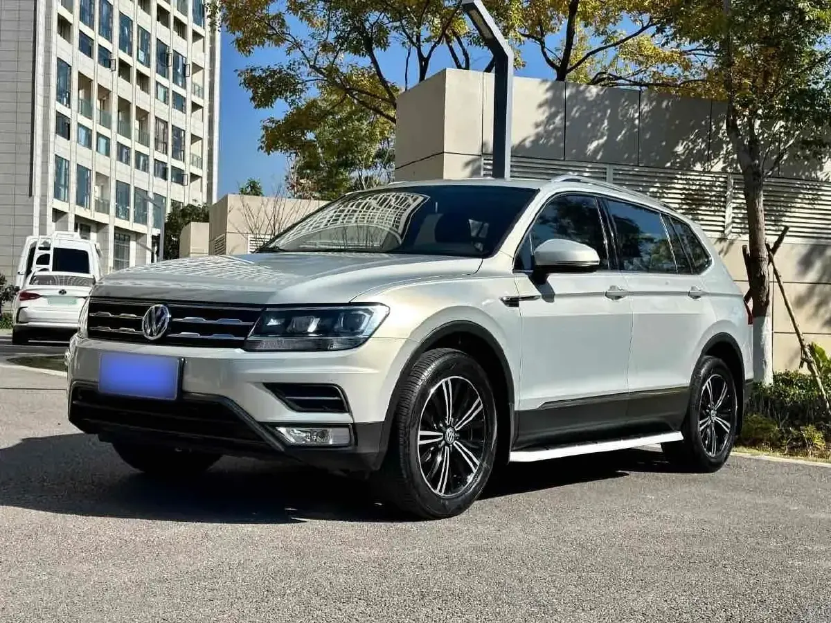 2020 Volkswagen Tiguan L 2.0T 186HP L4 7DCT