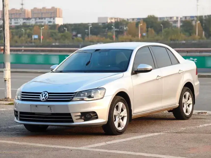 2015 Volkswagen Bora 1.6L 105HP L4 6AT