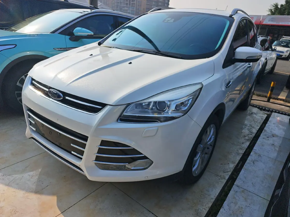2013 Ford Kuga 2.0T 242HP L4 6AT