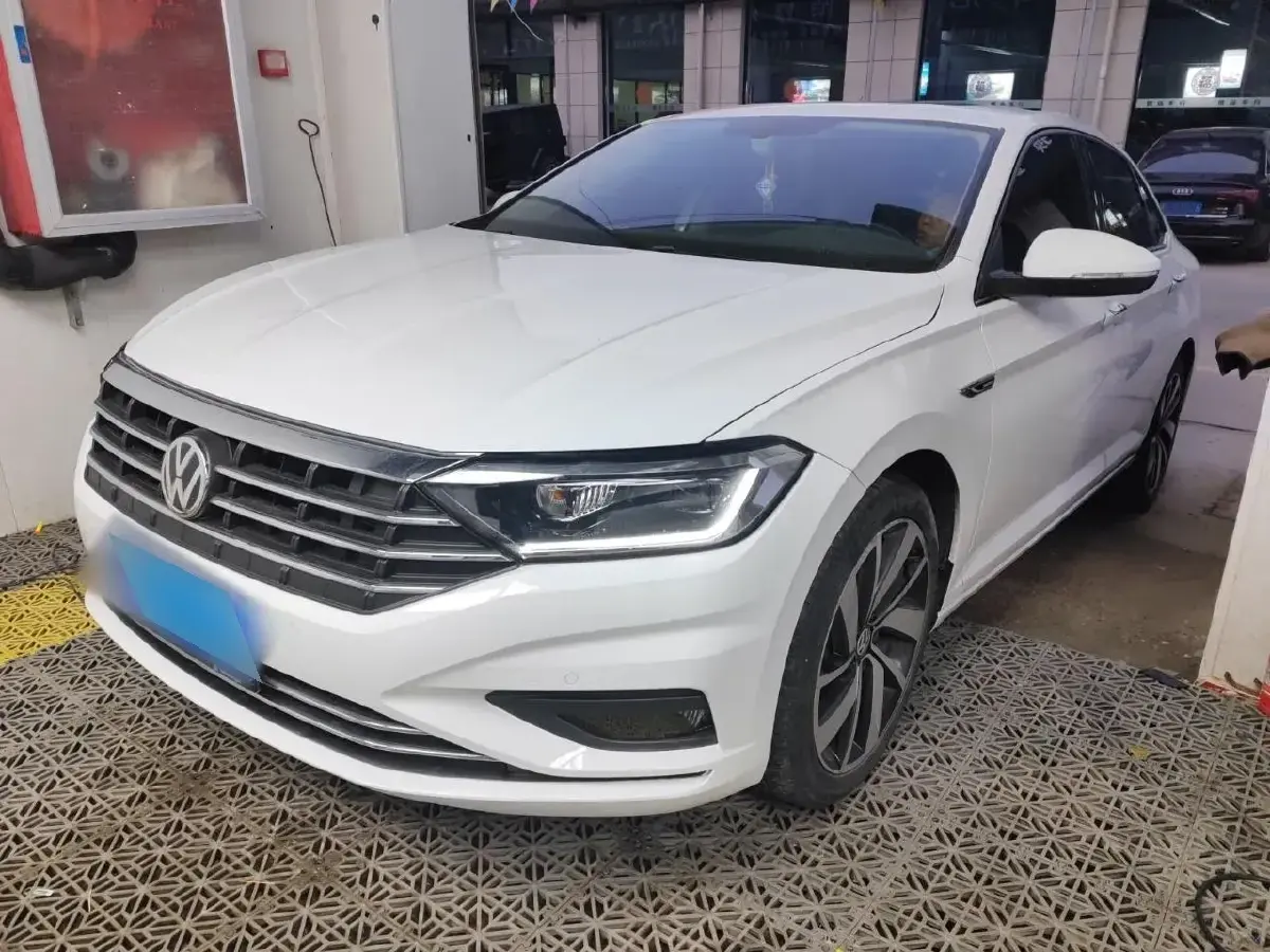 2022 Volkswagen Sagitar 1.4T 150HP L4 7DCT