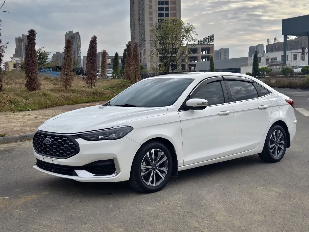 2021 Ford Escort 1.5L 122HP L3 6AT