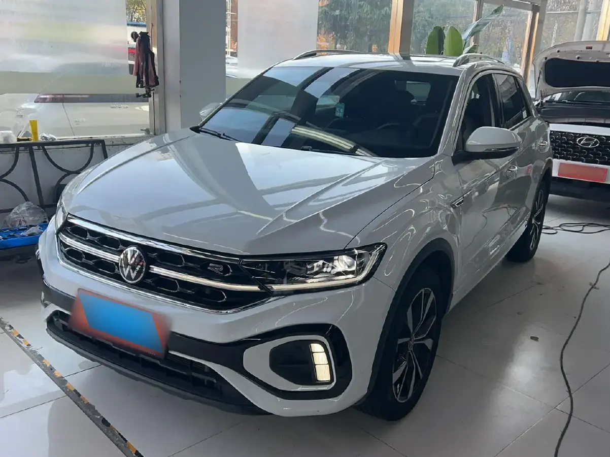 2023 Volkswagen T-Roc 1.5T 160HP L4 7DCT