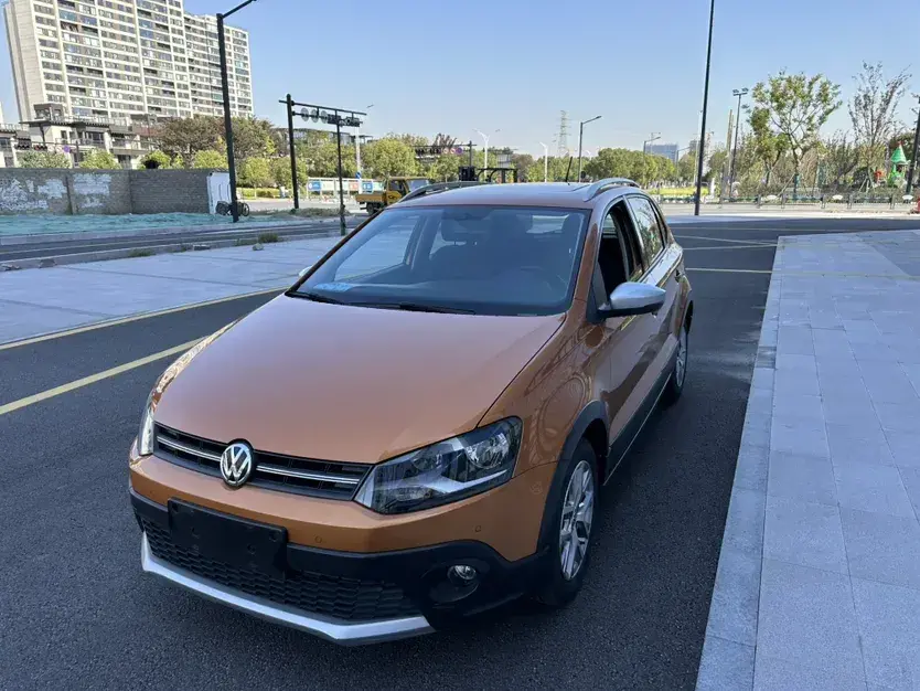 2014 Volkswagen Polo 1.6L 110HP L4 6AT