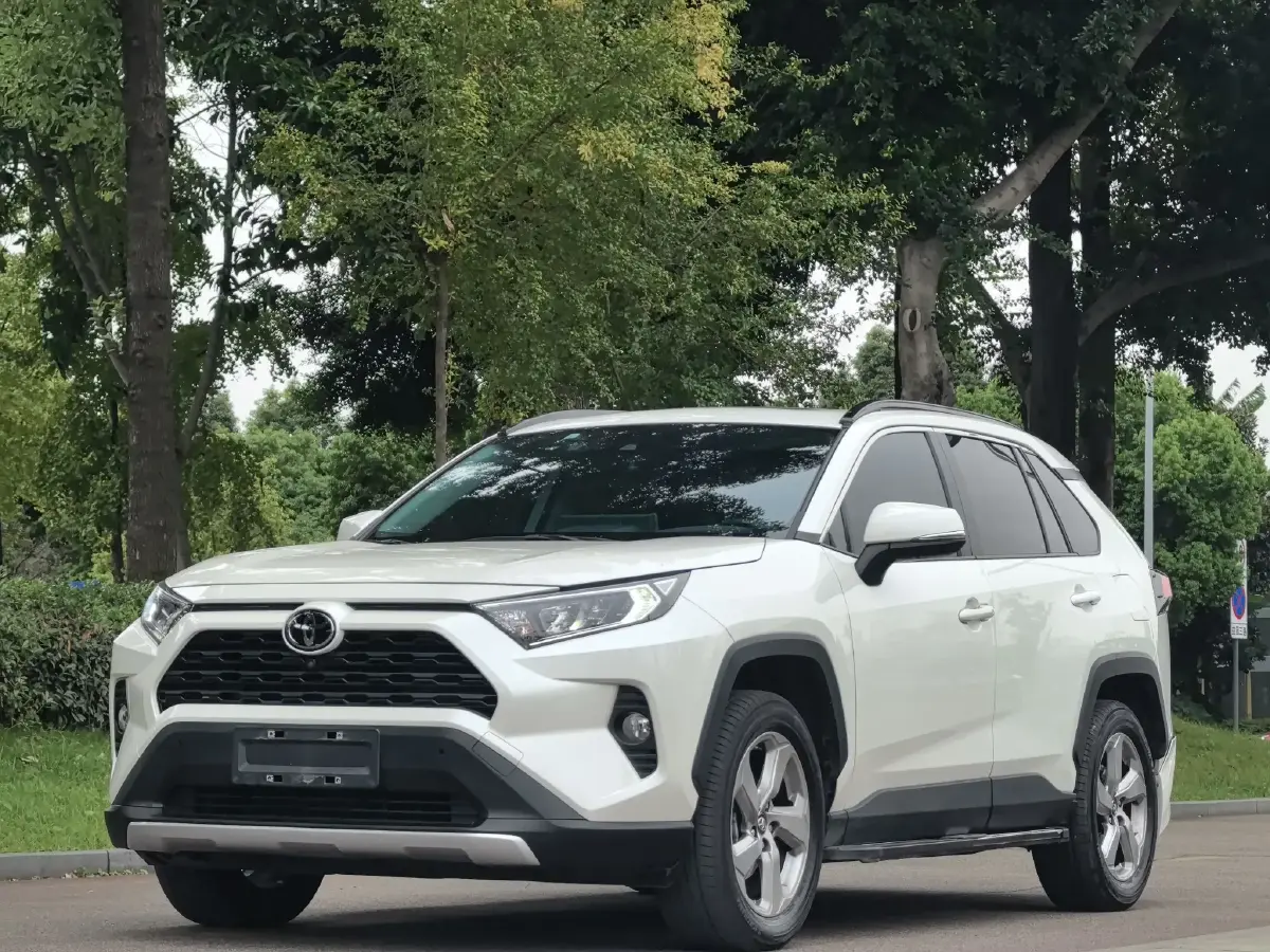 2020 Toyota RAV4 2.0L 171HP L4 CVT