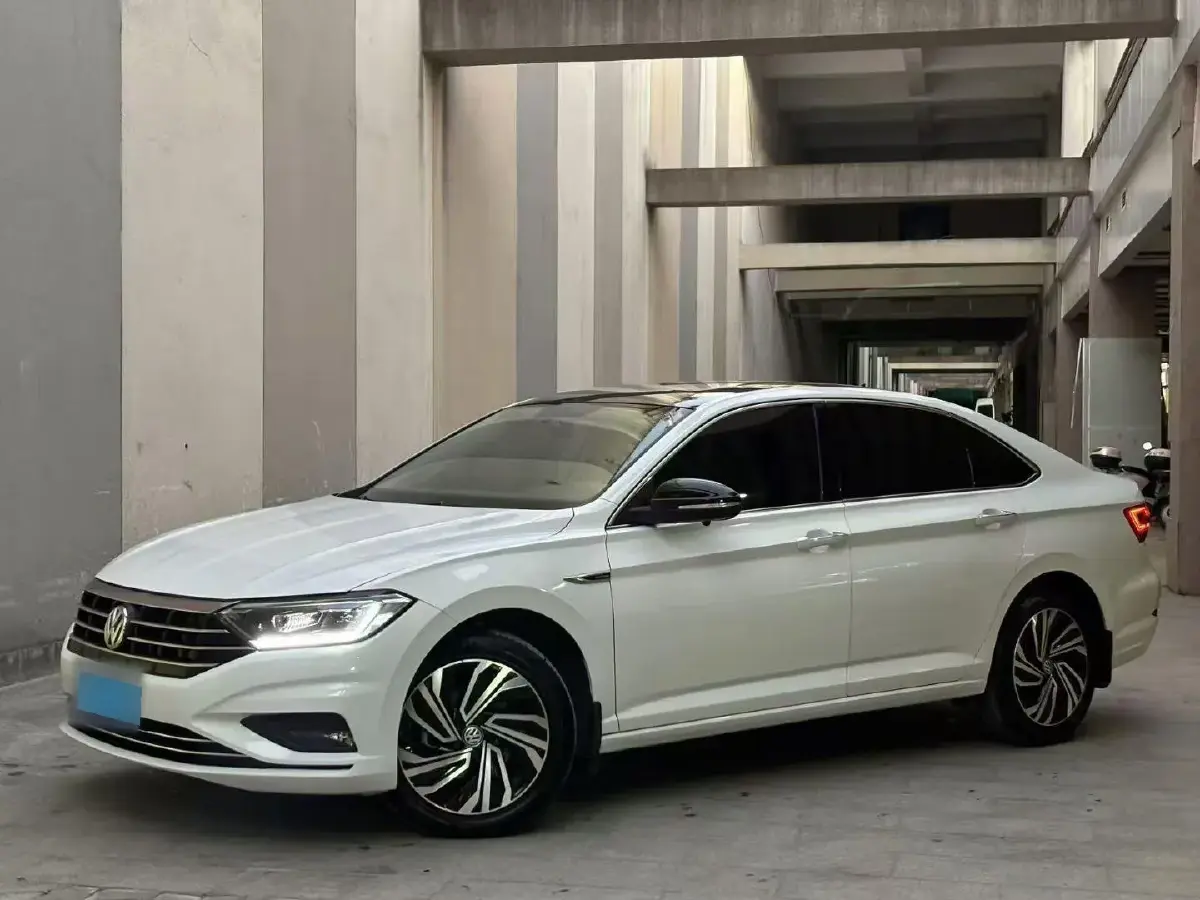 2021 Volkswagen Sagitar 1.4T 150HP L4 7DCT