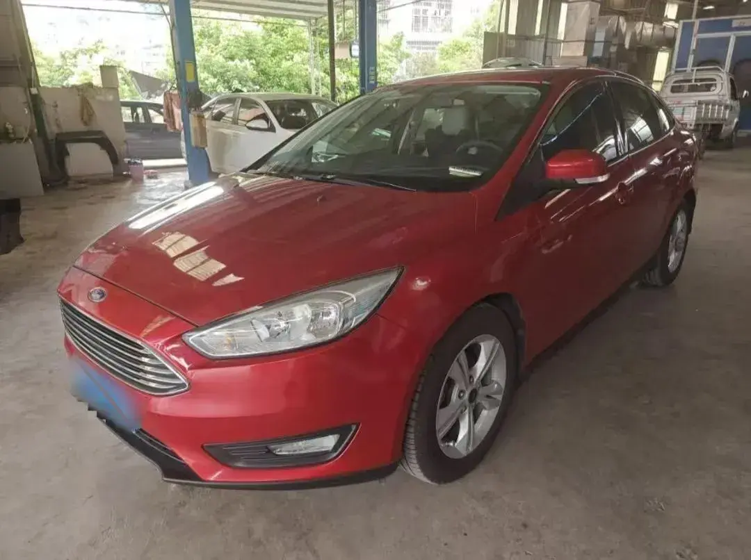 2017 Ford Focus 1.6L 125HP L4 5MT