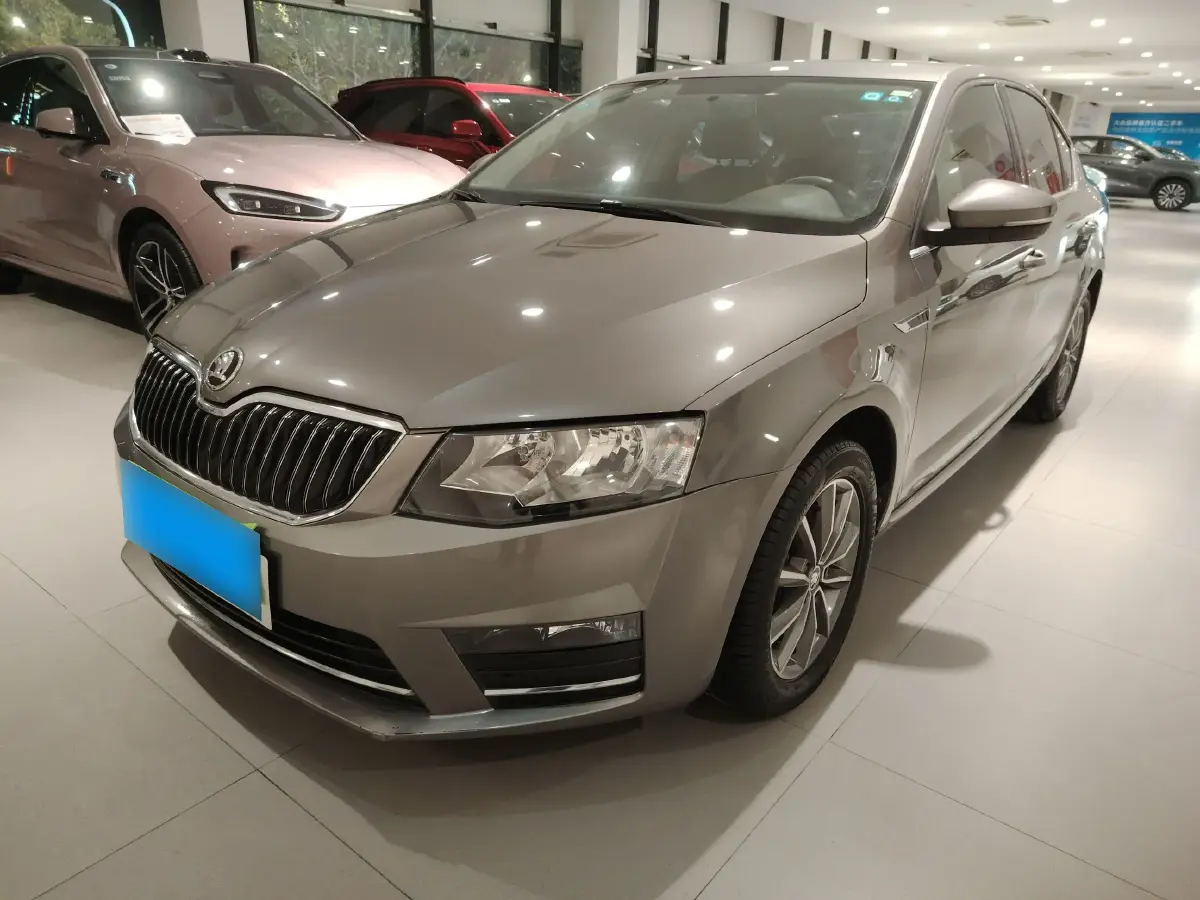 2017 Skoda Octavia 1.6L 110HP L4 6AT