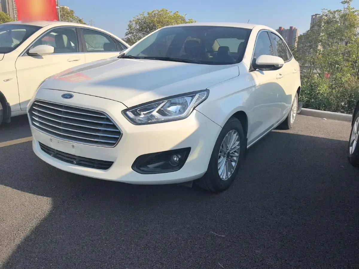 2015 Ford Escort 1.5L 113HP L4 6AT